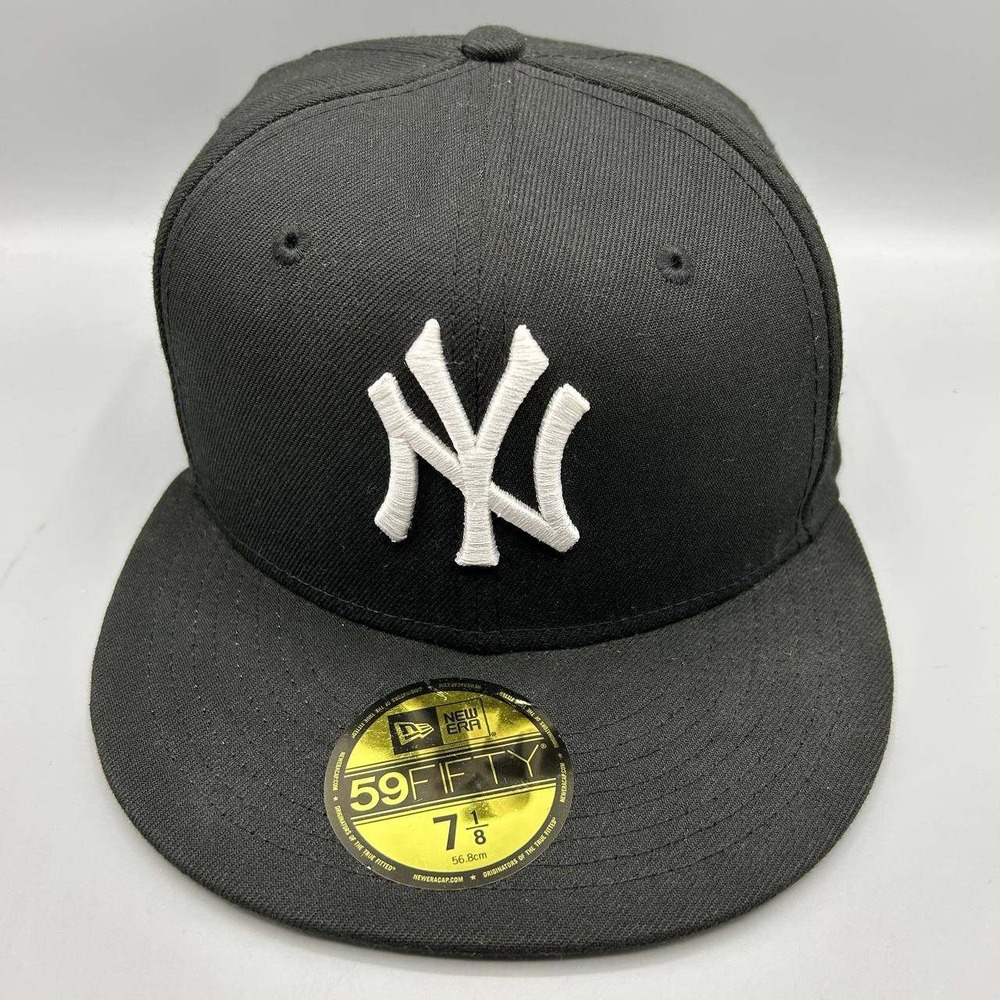 New York Yankees MLB Hat Men 7 1/8 Black Embroidered 59Fifty New Era Fitted Cap